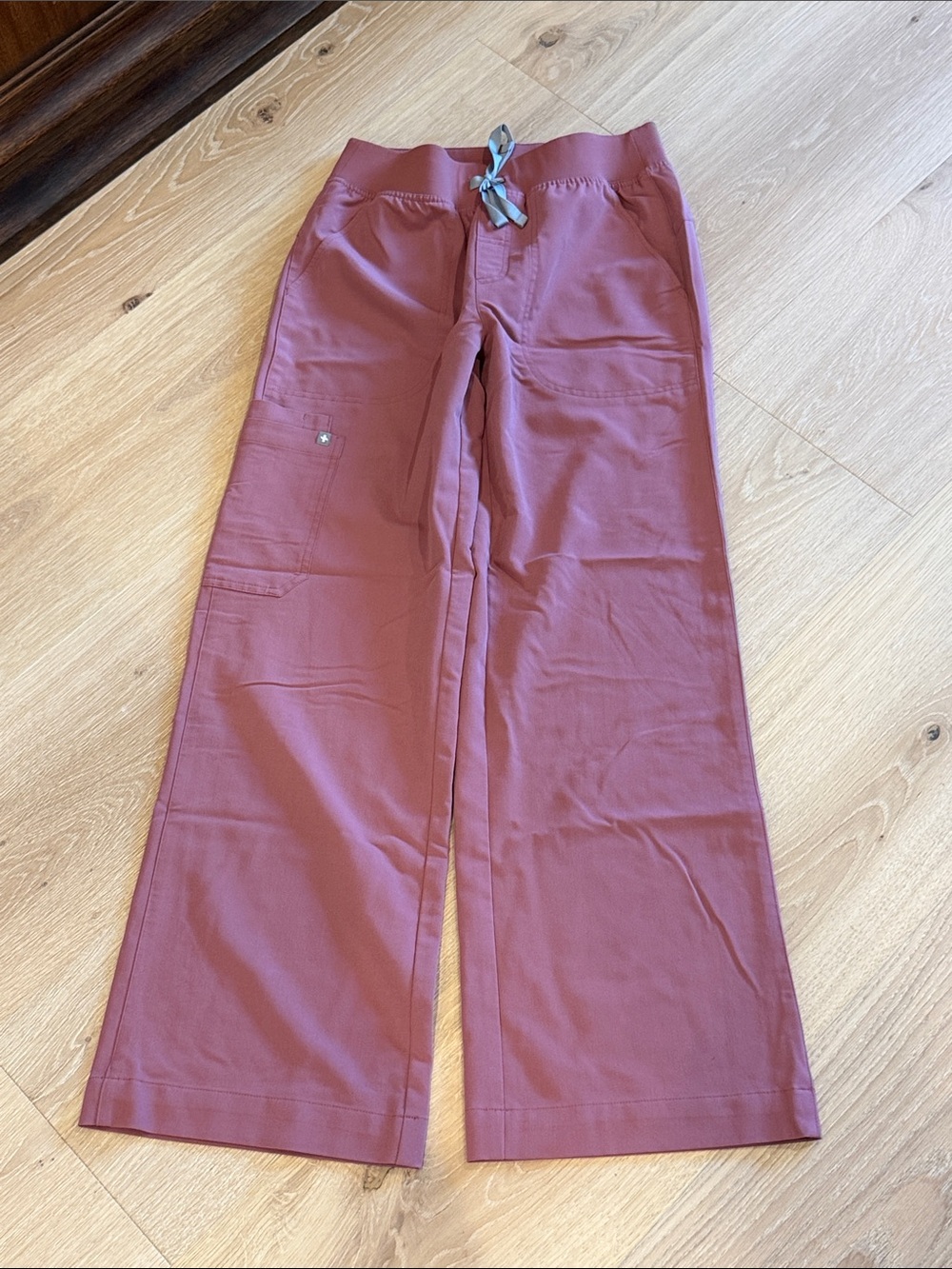 Figs Wide-Leg Scrub Pants in Dusty Rose